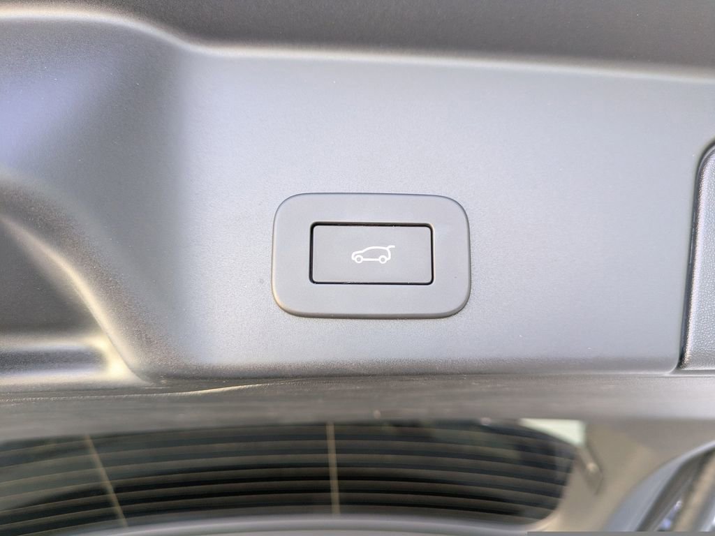 Used 2025 Land Rover Range Rover Evoque S image 15