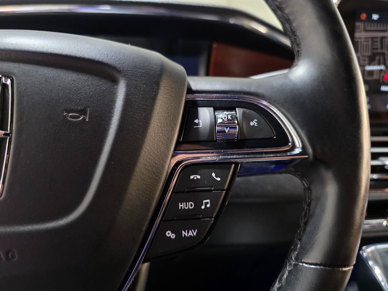 Used 2021 Lincoln Navigator Reserve AWD/4WD image 34