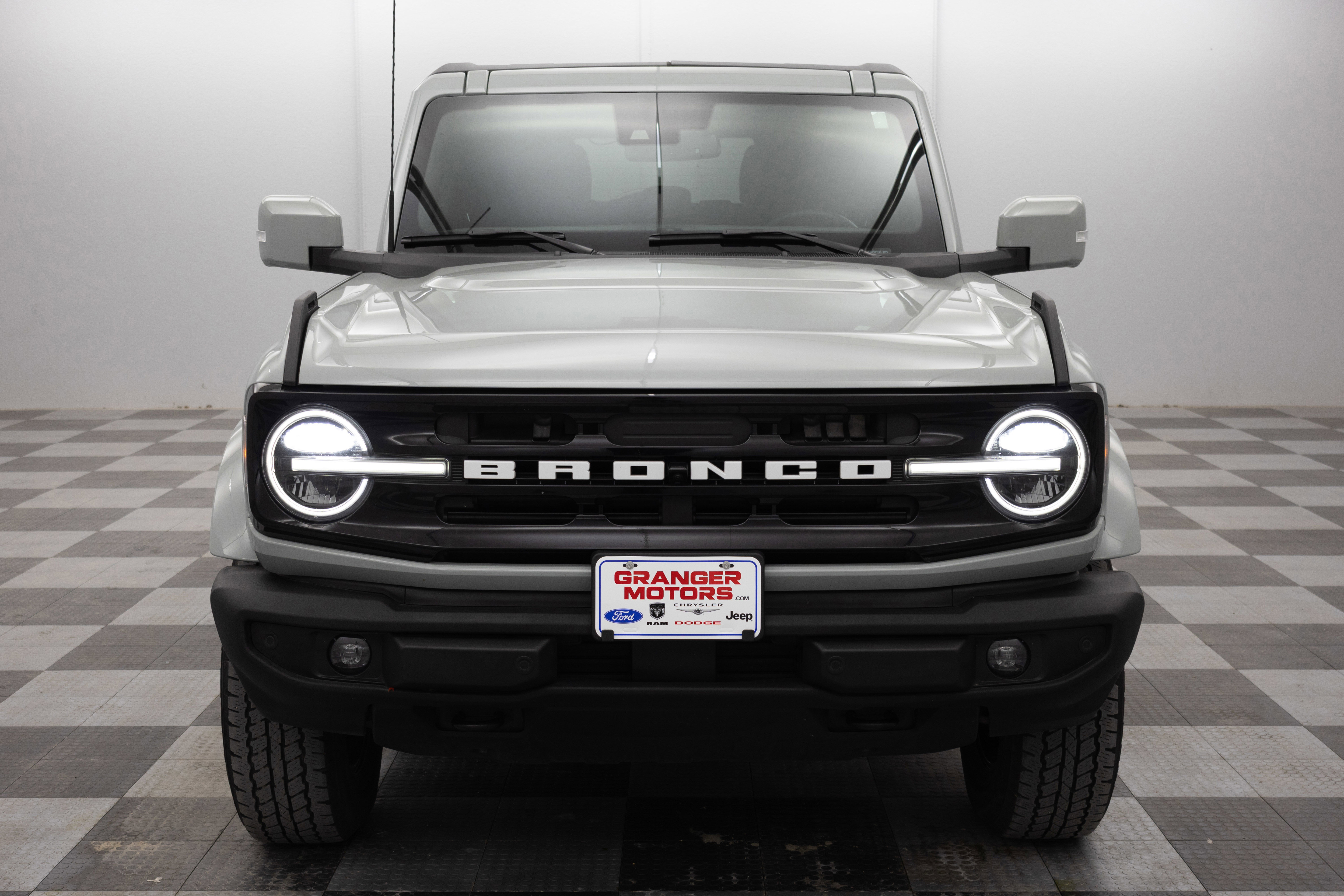 Used 2022 Ford Bronco Outer Banks image 5