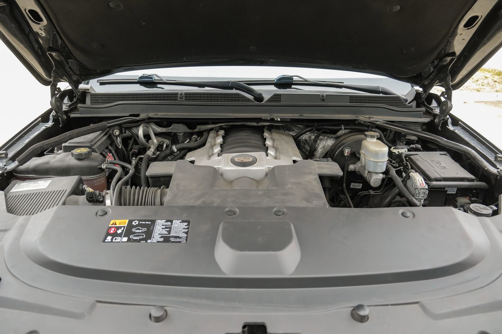 Used 2017 Cadillac Escalade ESV Luxury AWD/4WD image 53