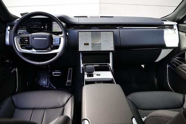 New 2025 Land Rover Range Rover Long Wheelbase SE image 35