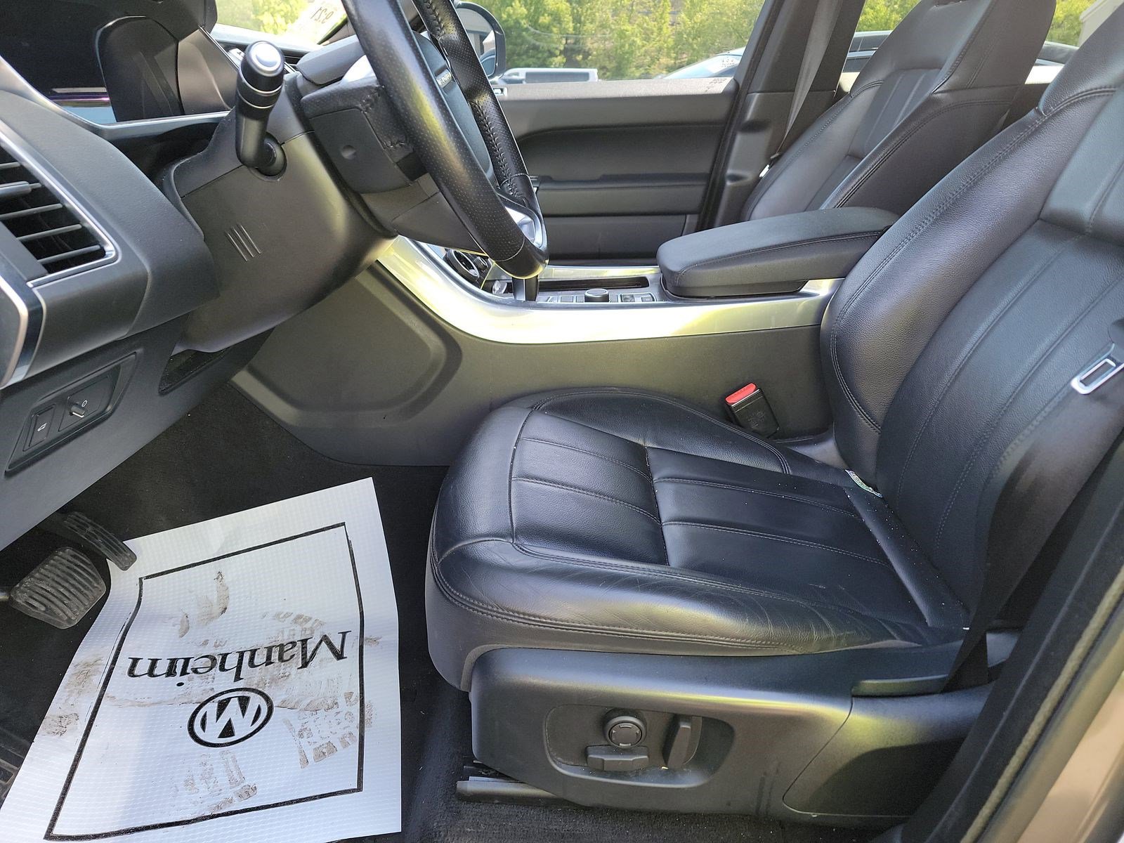 Used 2019 Land Rover Range Rover Sport SE AWD/4WD image 10