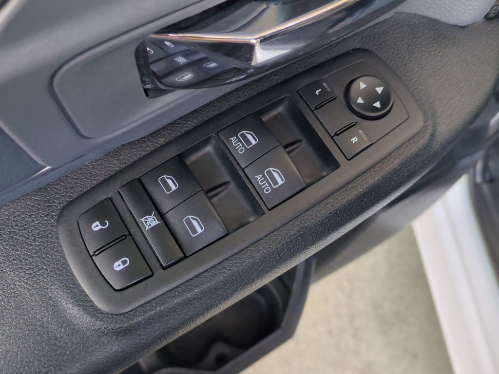 Used 2024 RAM 1500 Classic SLT AWD/4WD image 16