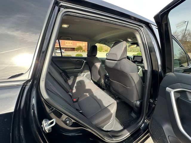 Used 2023 Toyota RAV4 LE image 17