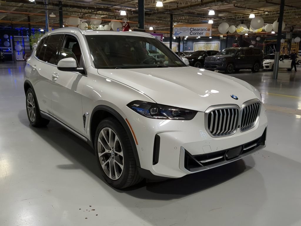 Certified 2024 BMW X5 xDrive40i w/ Premium Package image 5