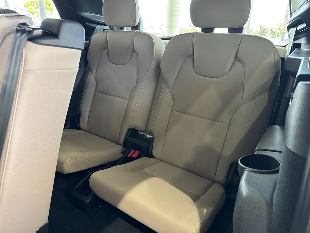New 2026 Volvo XC90 T8 Plus image 14