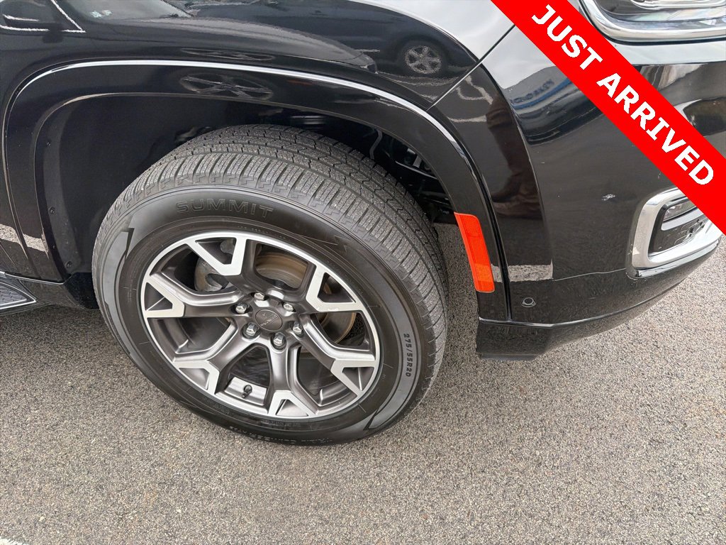 Used 2024 Jeep Wagoneer L Series III w/ Flexible Seating Group image 2