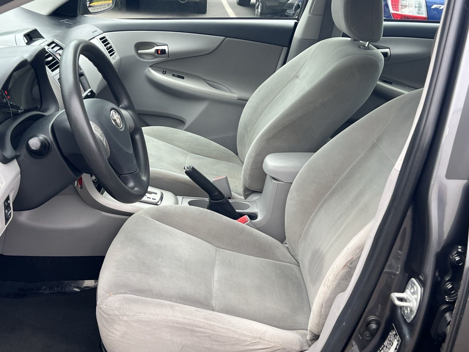 Used 2013 Toyota Corolla LE FWD image 12