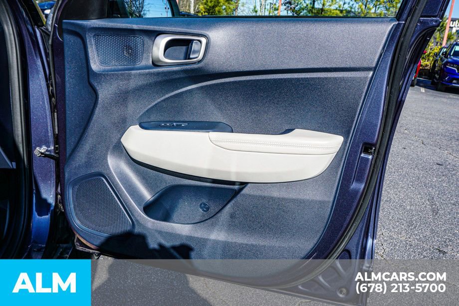 Used 2024 Hyundai Venue Limited image 52