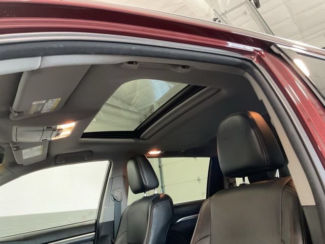 Used 2017 Toyota Highlander Limited AWD/4WD image 17