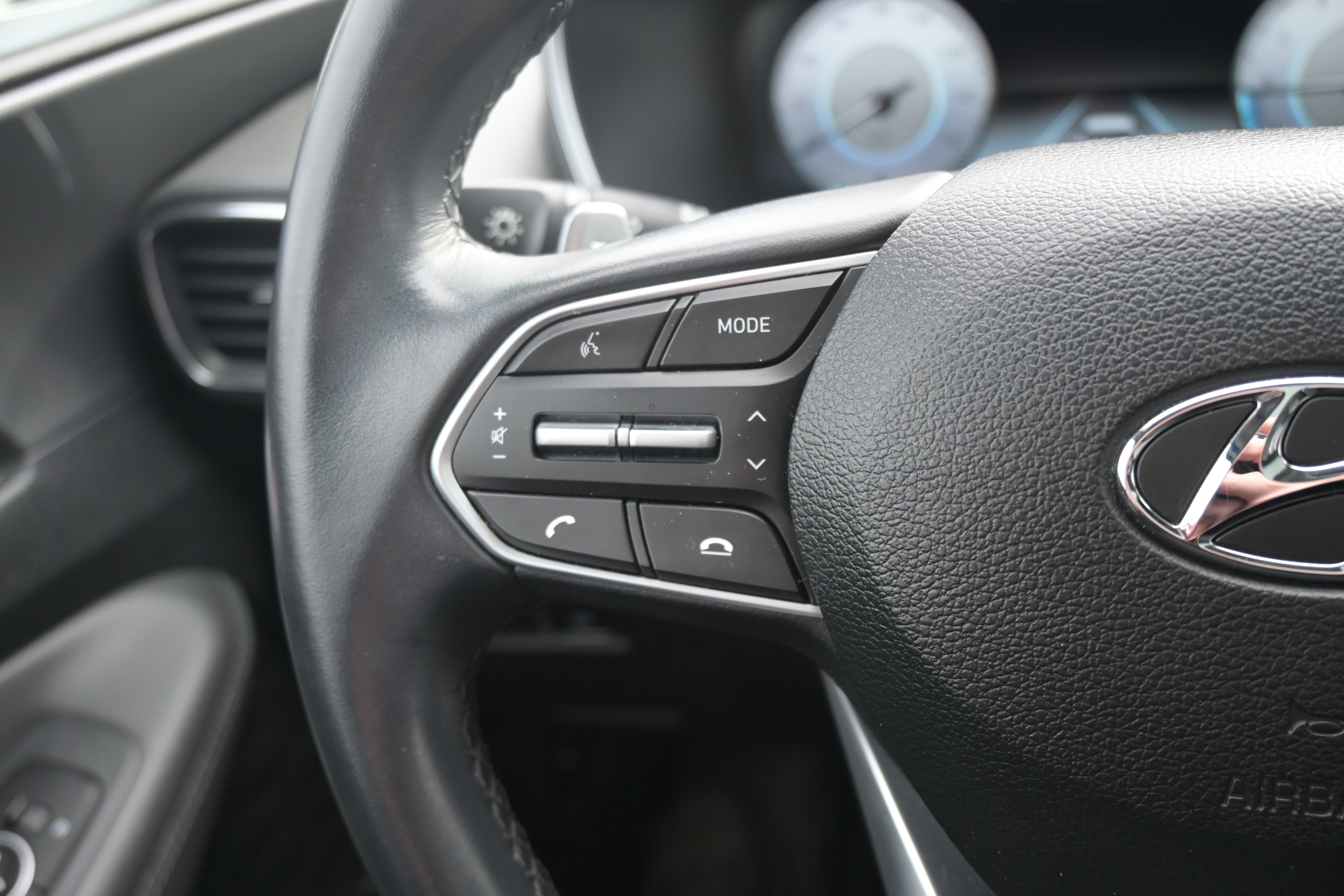 Used 2022 Hyundai Santa Fe SEL w/ Convenience + Premium Package image 18