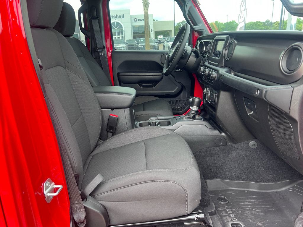 Certified 2023 Jeep Gladiator Sport AWD/4WD image 14