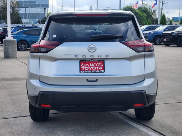 Used 2025 Nissan Rogue SV image 6