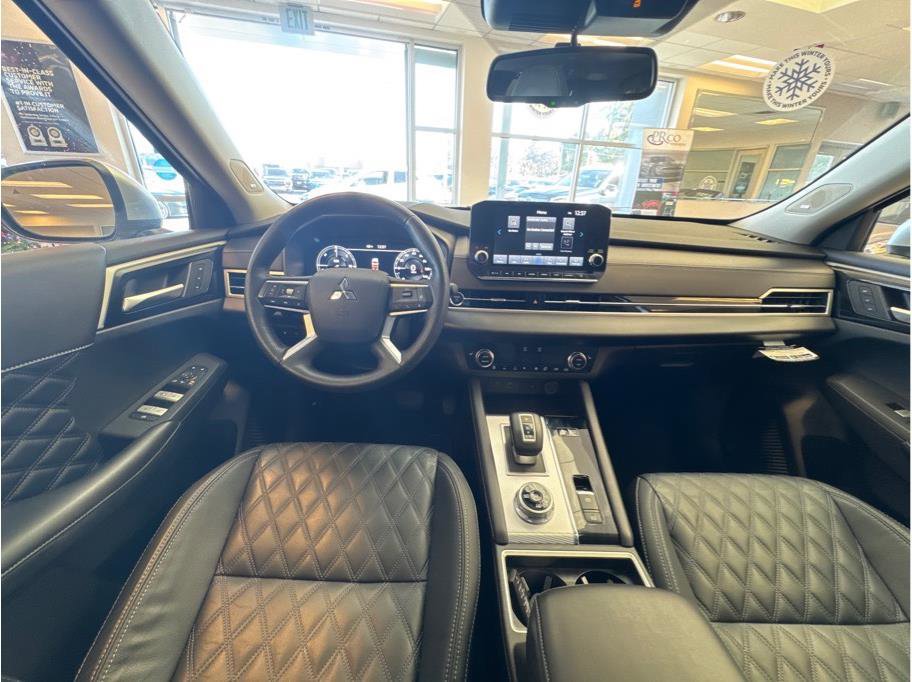 Used 2023 Mitsubishi Outlander SEL image 13