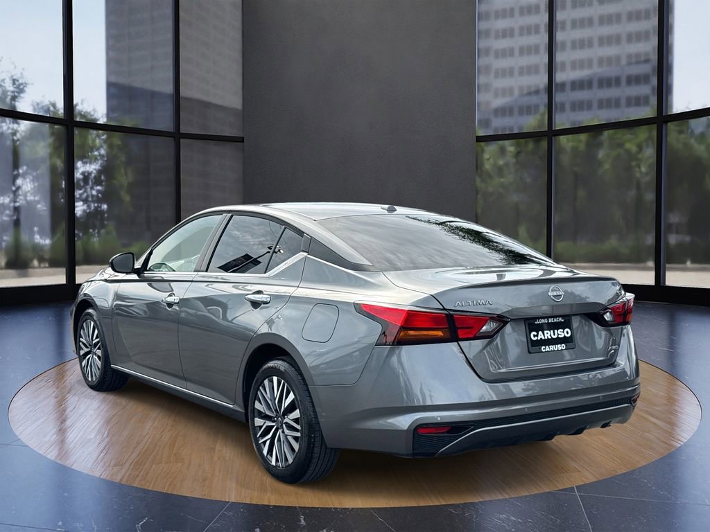 Used 2023 Nissan Altima 2.5 SV AWD/4WD image 4