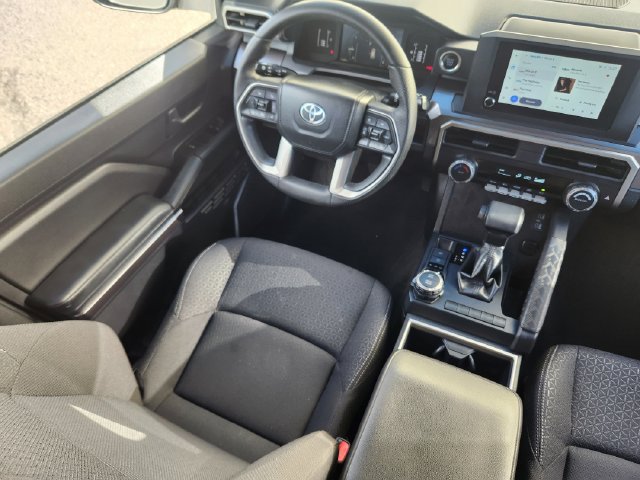 Used 2025 Toyota 4Runner SR5 AWD/4WD image 12