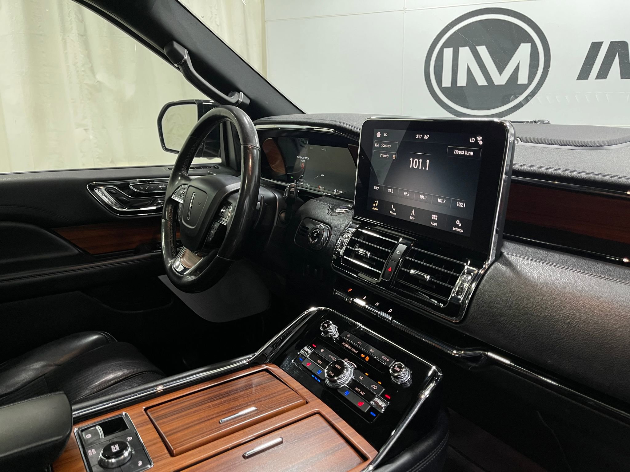 Used 2019 Lincoln Navigator Reserve AWD/4WD image 19