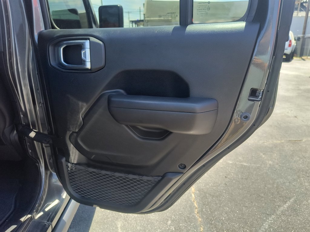 Used 2021 Jeep Gladiator Rubicon AWD/4WD image 35