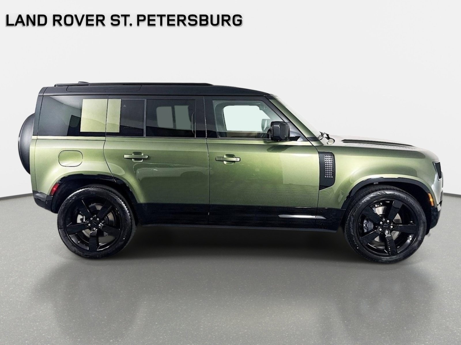 Used 2026 Land Rover Defender 110 X-Dynamic SE AWD/4WD image 4