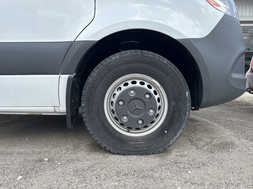 Used 2023 Mercedes-Benz Sprinter 4500 image 15