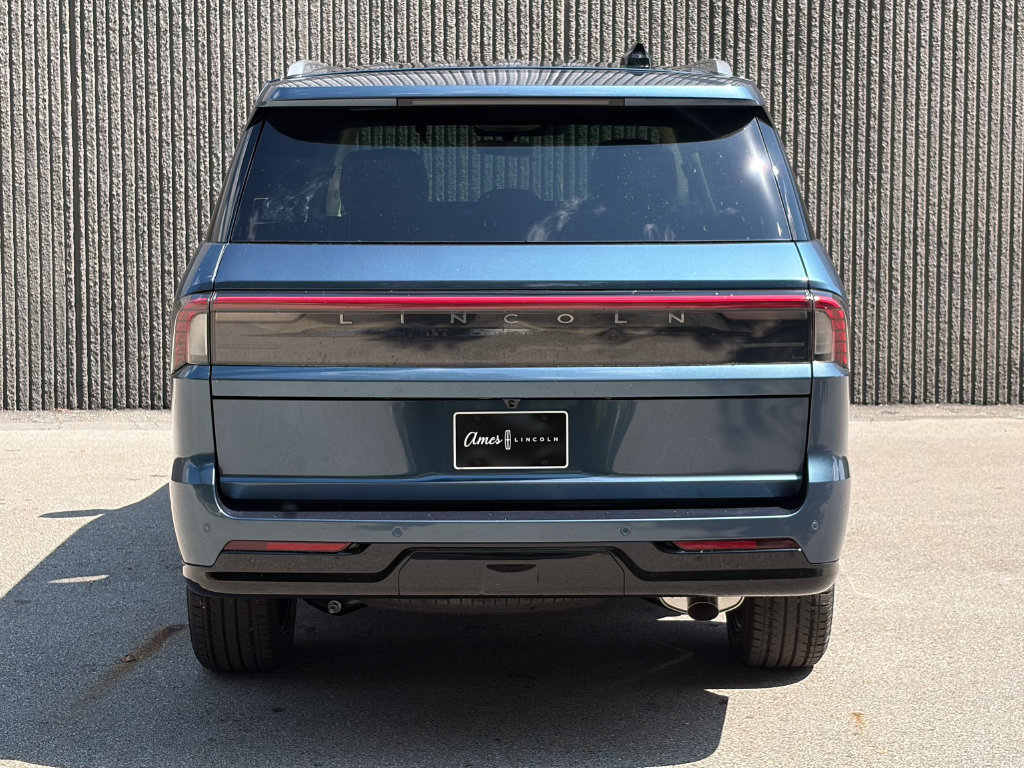 New 2027 Lincoln Navigator Premiere AWD/4WD image 6