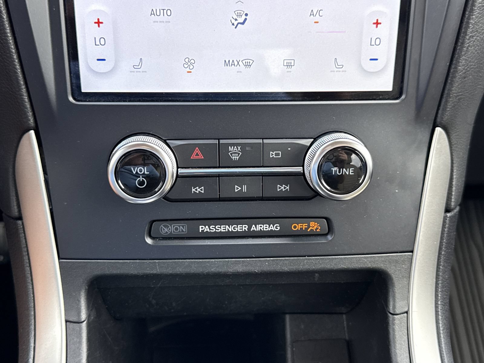 Used 2023 Ford Edge SEL AWD/4WD image 25