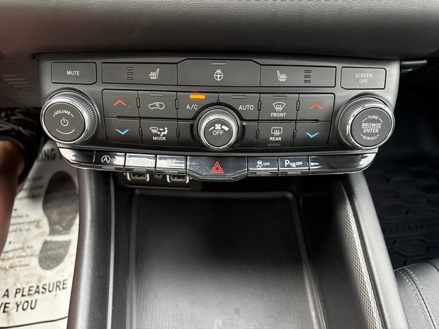 Used 2022 Dodge Durango GT w/ Blacktop Package AWD/4WD image 18