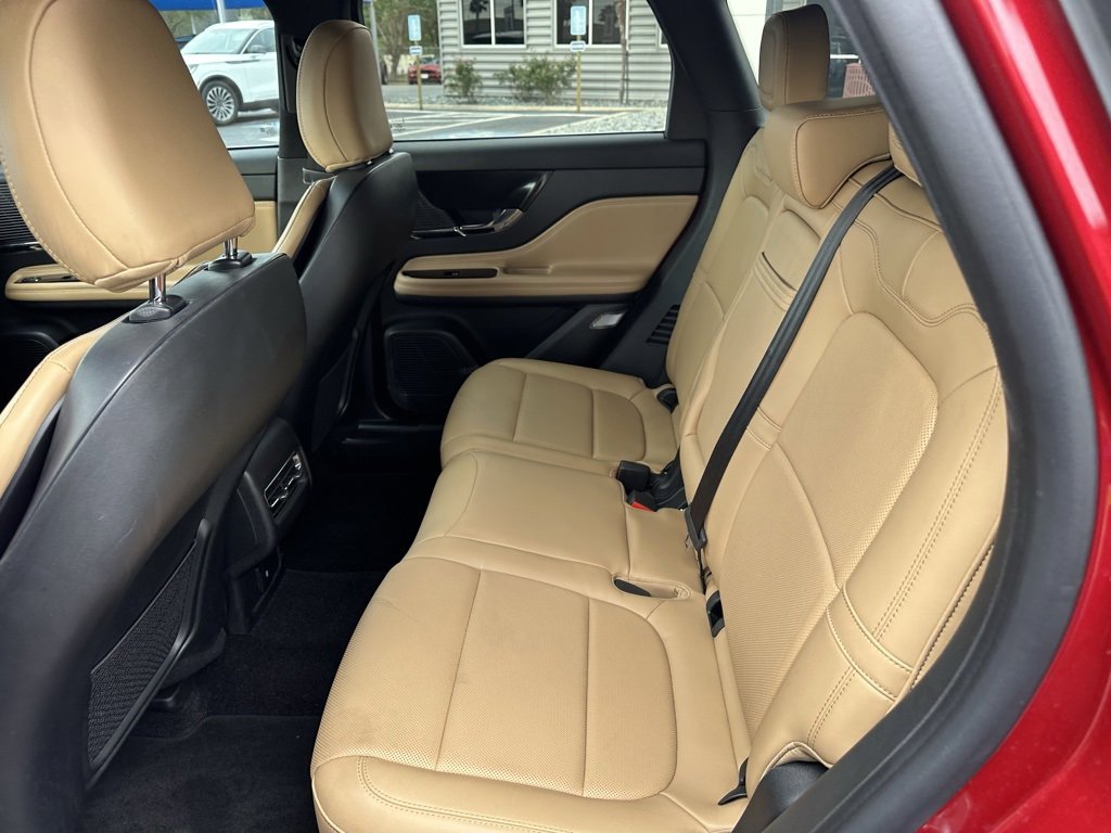 Used 2022 Lincoln Corsair Reserve image 16