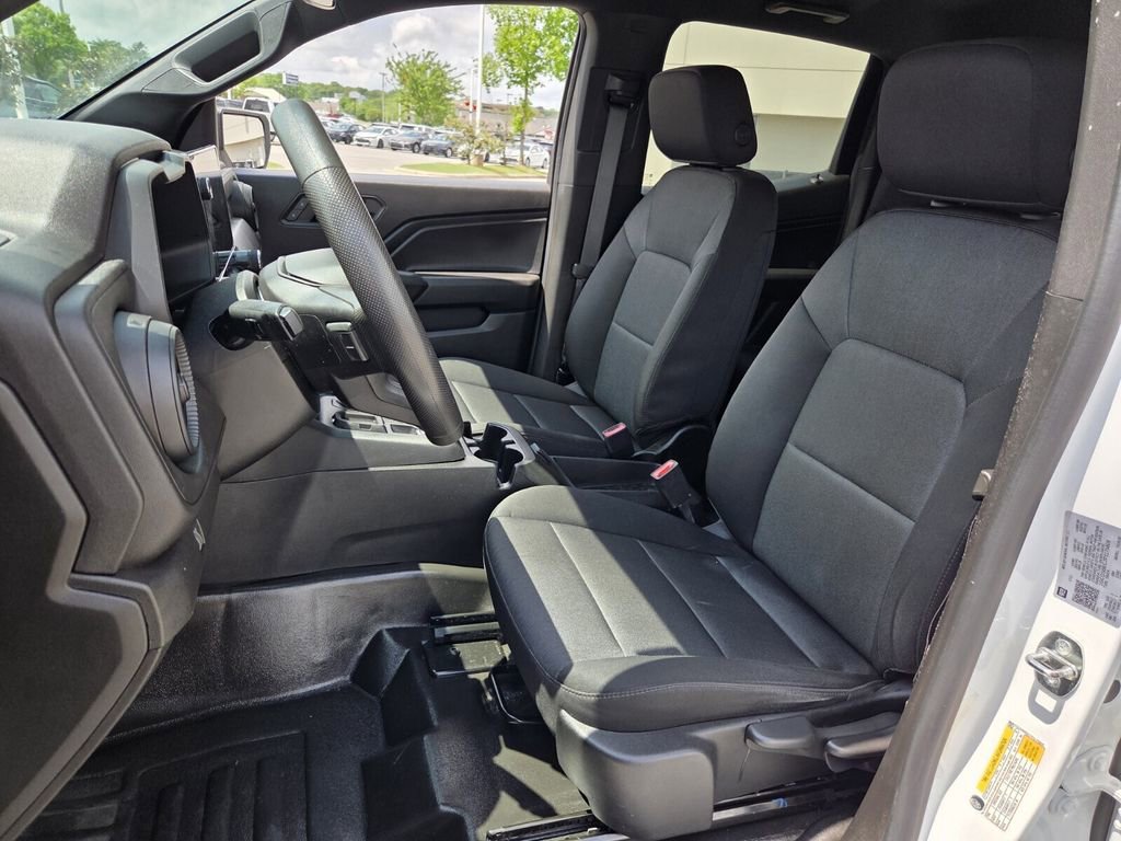 Used 2023 Chevrolet Colorado W/T image 9