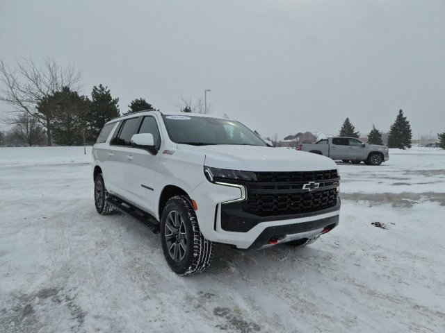 Certified 2024 Chevrolet Suburban Z71 w/ Luxury Package image 3