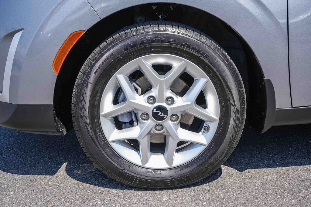 Used 2023 Kia Soul S FWD image 13