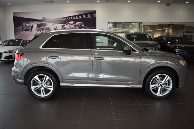 Used 2024 Audi Q3 2.0T Premium Plus w/ Premium Plus Package AWD/4WD image 8
