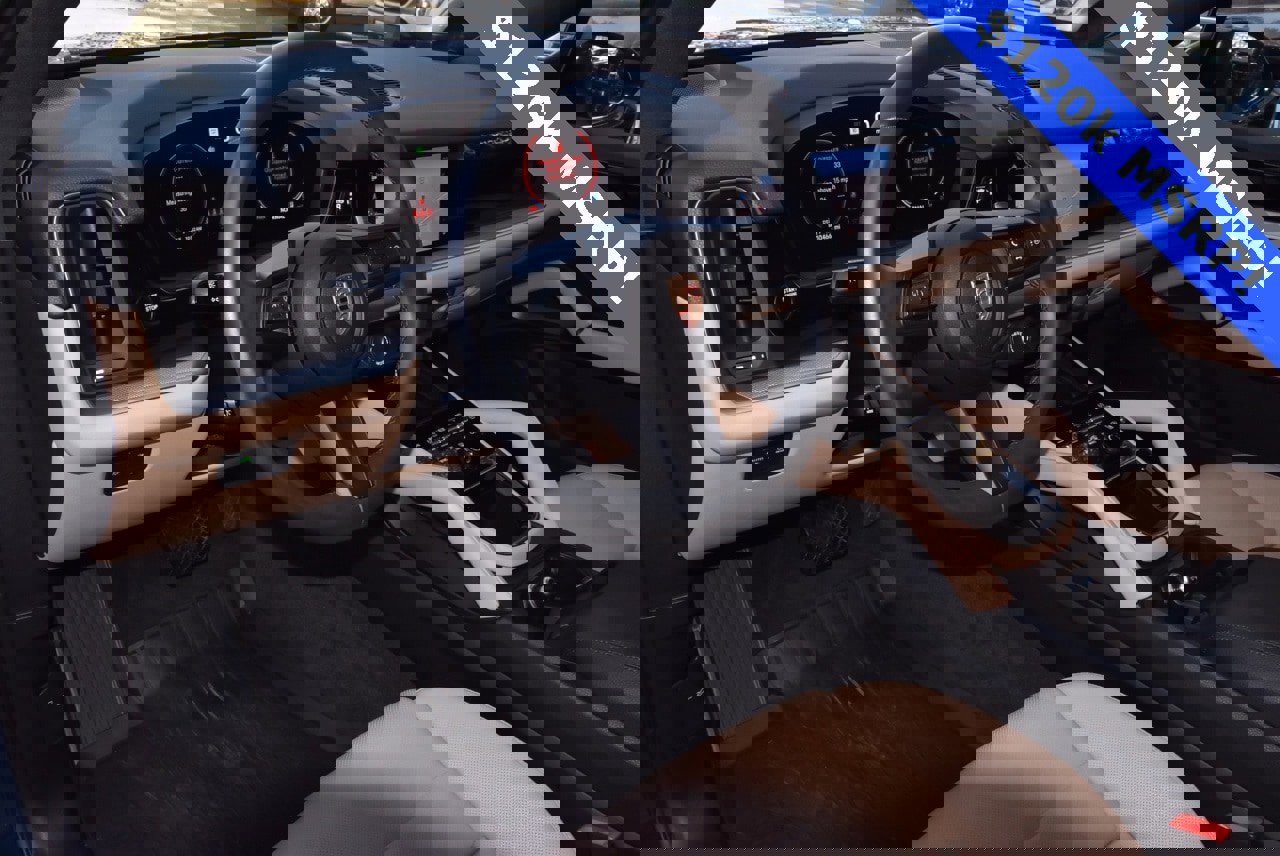 Used 2025 Porsche Cayenne image 33