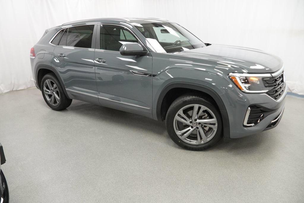 Used 2024 Volkswagen Atlas Cross Sport SEL R-Line AWD/4WD image 5