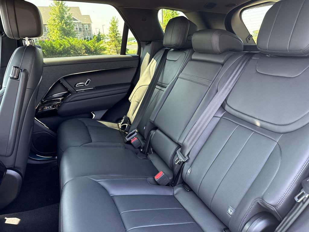 New 2025 Land Rover Range Rover Sport SE image 14