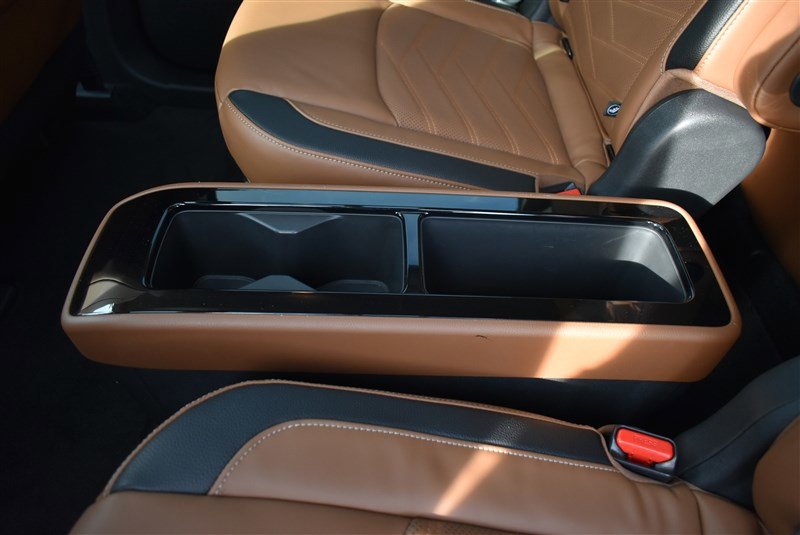 Used 2022 Nissan Pathfinder Platinum w/ Cargo Package image 27