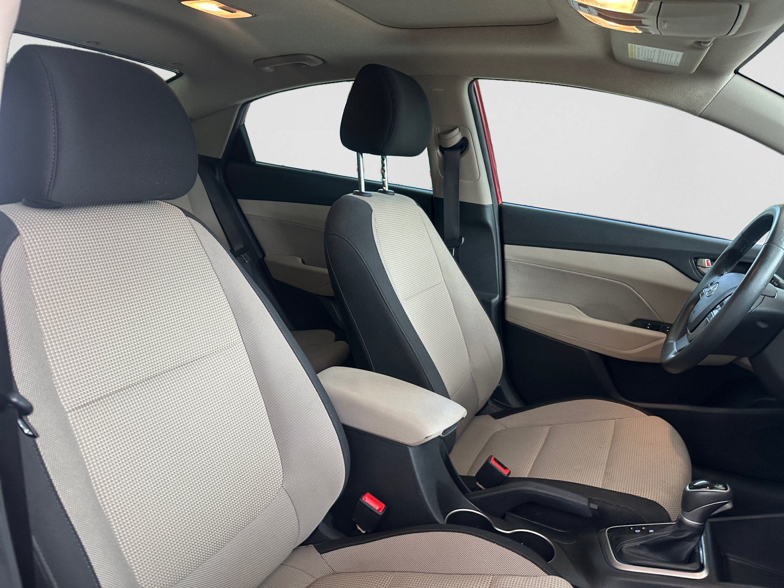 Used 2022 Hyundai Accent Limited FWD image 16