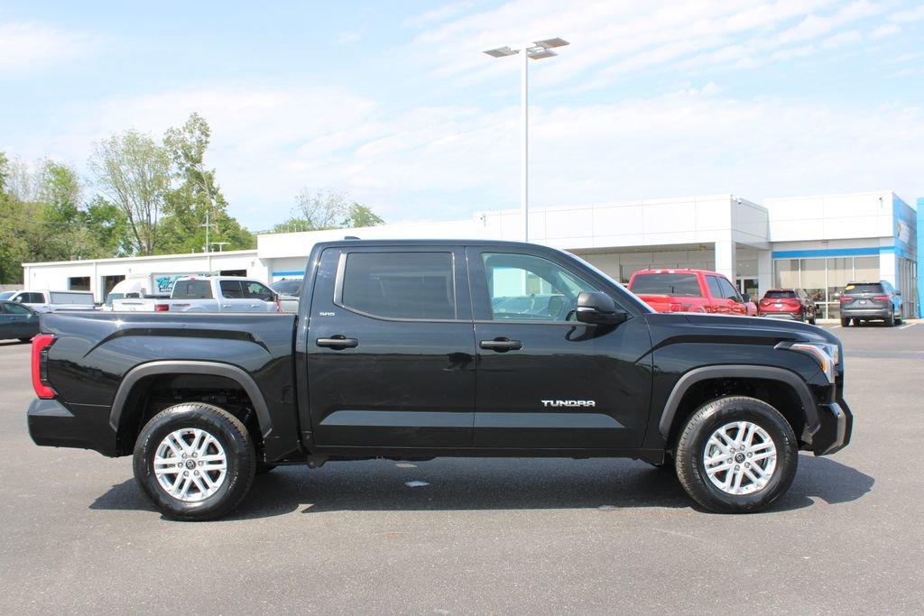 Used 2023 Toyota Tundra SR5 w/ SR5 Convenience Package AWD/4WD image 11