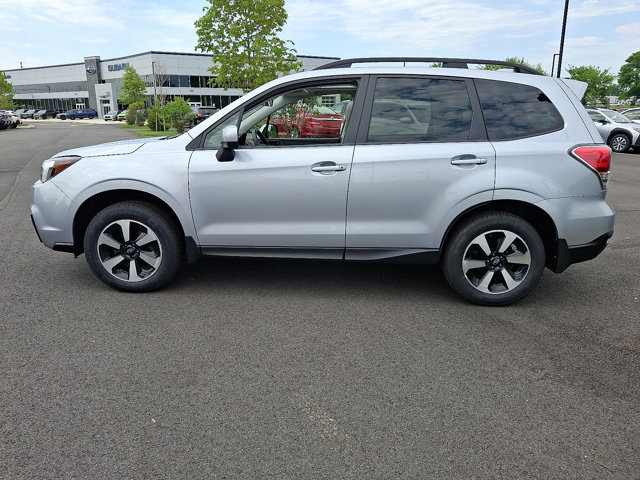 Used 2018 Subaru Forester 2.5i Premium w/ All-Weather Package AWD/4WD image 4