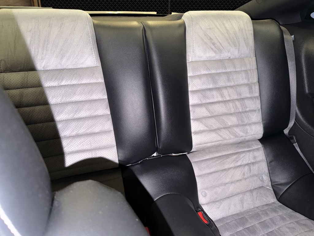 Used 2010 Ford Mustang GT Premium RWD image 18