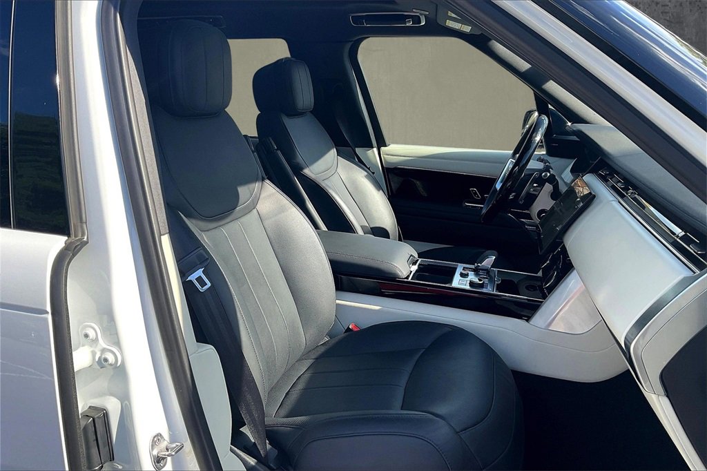 Used 2023 Land Rover Range Rover SE image 24