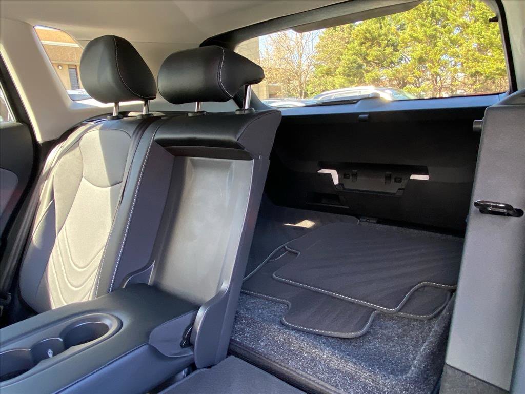 Used 2025 Volkswagen Tiguan SE image 20