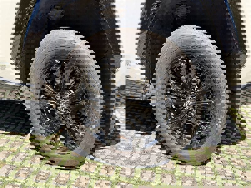 Used 2022 Toyota RAV4 SE w/ SE Grade Weather Package AWD/4WD image 18