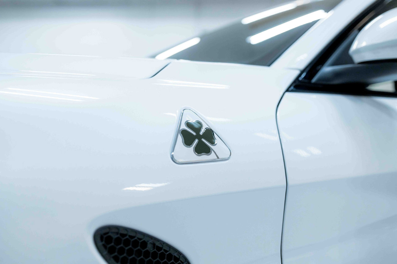 Used 2017 Alfa Romeo Giulia Quadrifoglio image 12