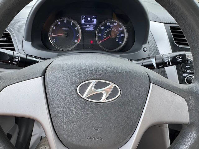 Used 2017 Hyundai Accent SE image 33