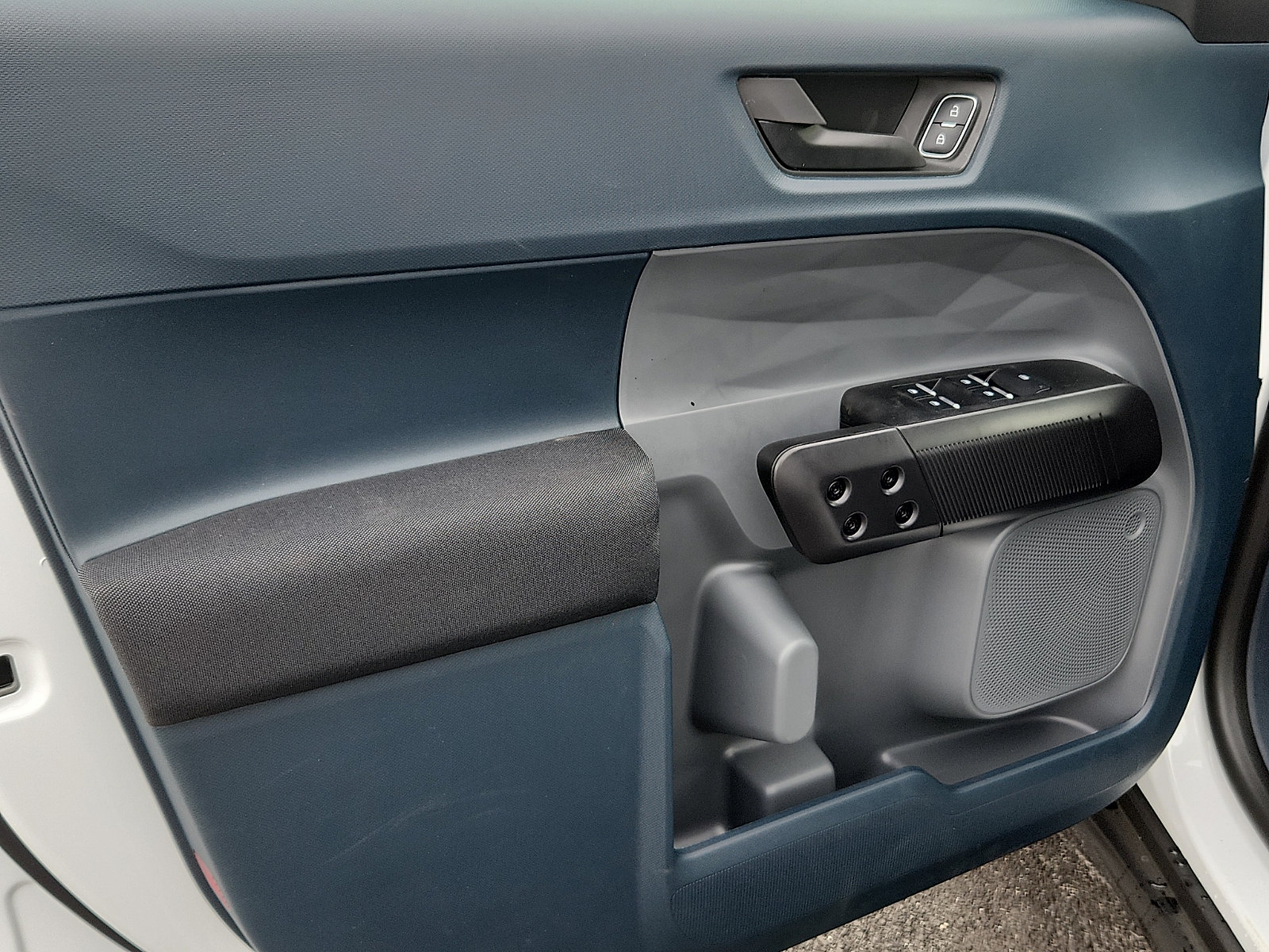 New 2026 Ford Maverick XL FWD image 8