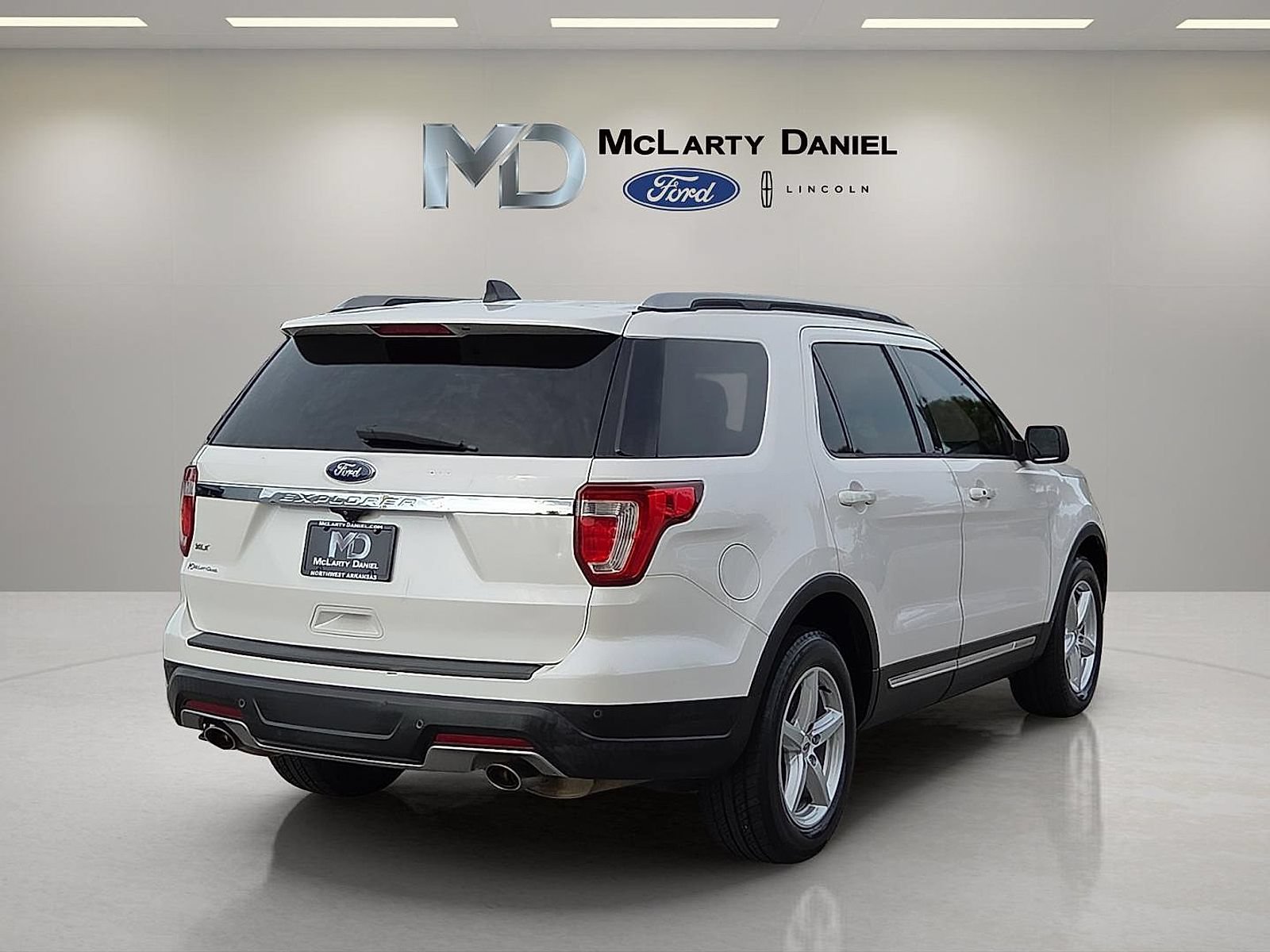 Used 2018 Ford Explorer XLT FWD image 5