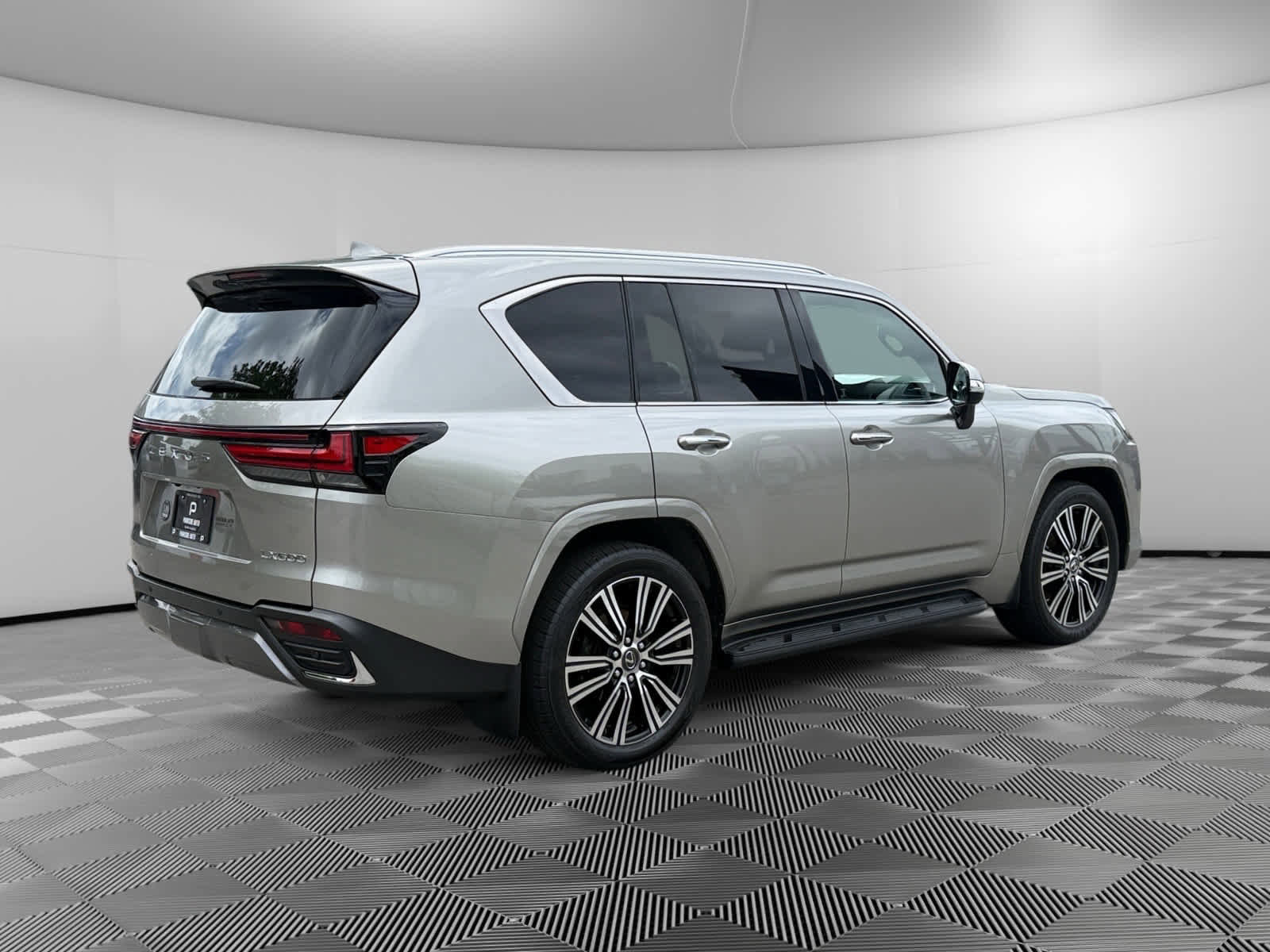Used 2024 Lexus LX 600 4WD w/ Luxury Package image 5