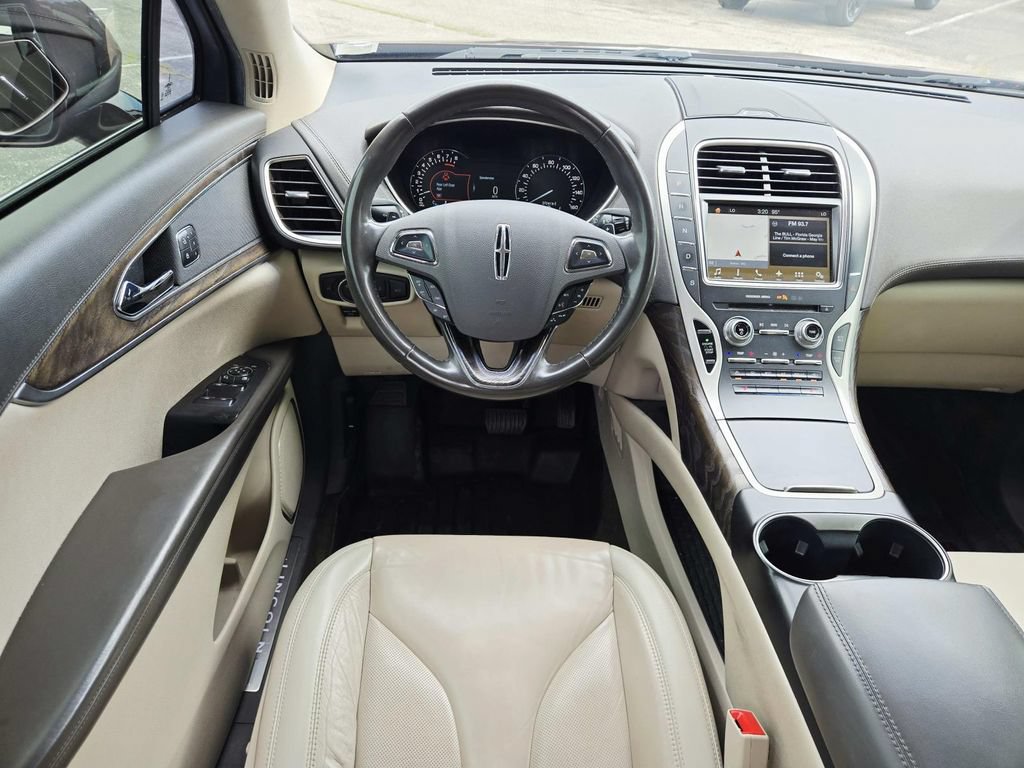 Used 2017 Lincoln MKX Select w/ Select Plus Package FWD image 10
