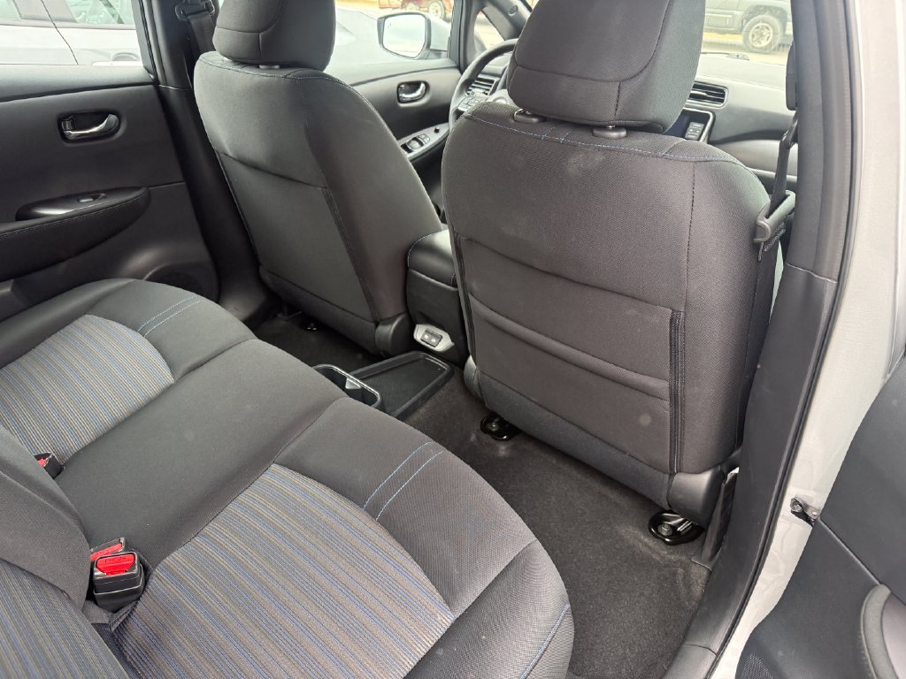 Used 2025 Nissan Leaf S FWD image 19